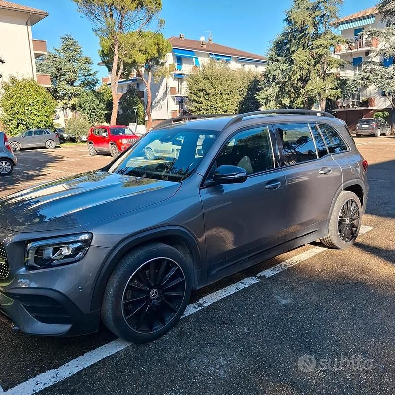 Usata Mercedes GLB200 163 CV (119 kW) 2023 Grigio SUV