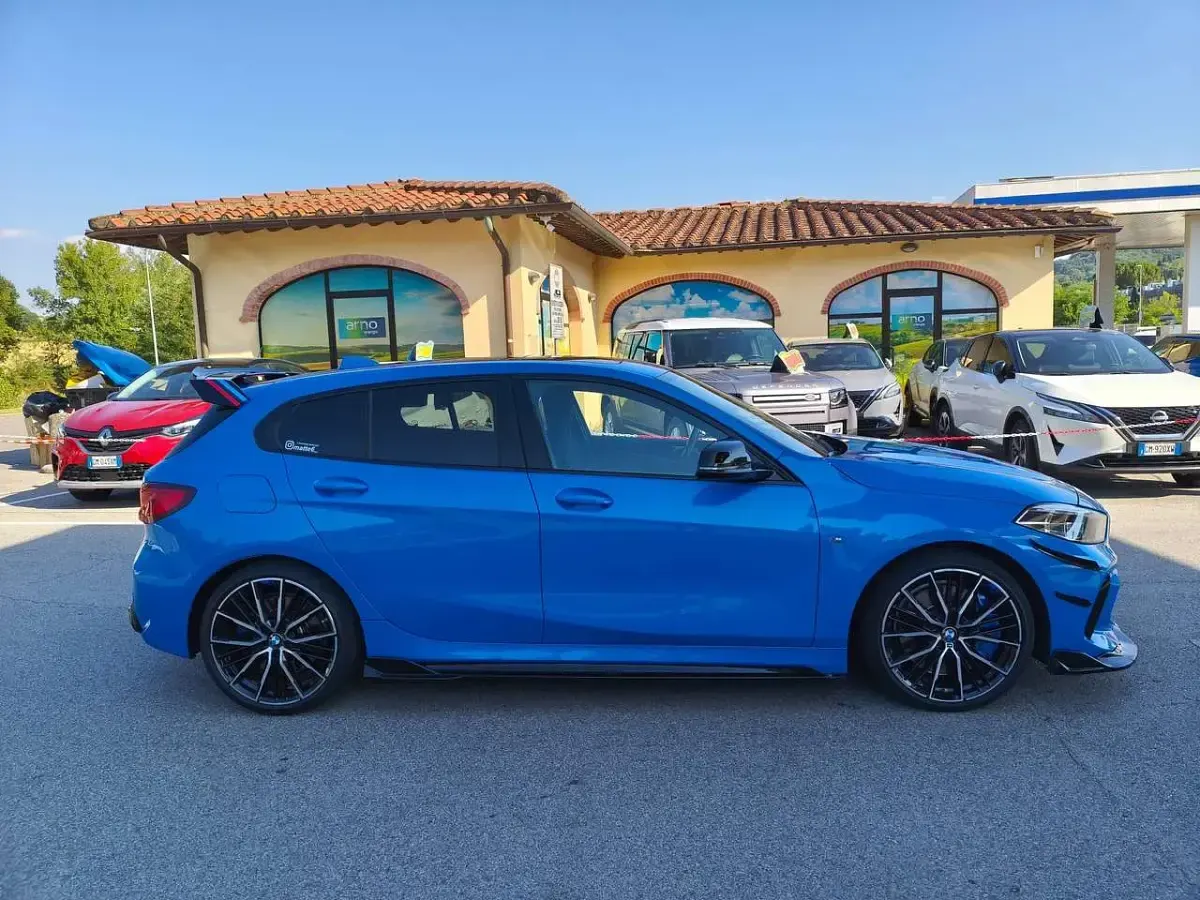 Usata BMW M135 306 CV (225 kW) 2021 Blu metallizzato Utilitaria