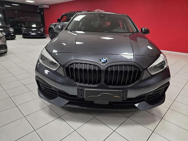 Usata BMW 118 Advantage 140 CV (102 kW) 2019 Grigio Utilitaria