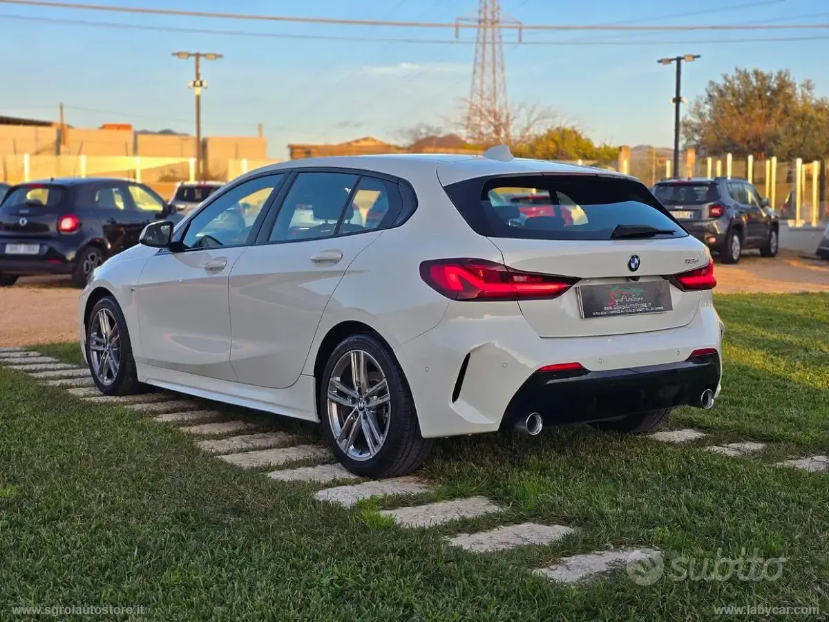 Usado BMW 118 M Sport 150 CV (110 kW) 2021 Blanco Utilitario