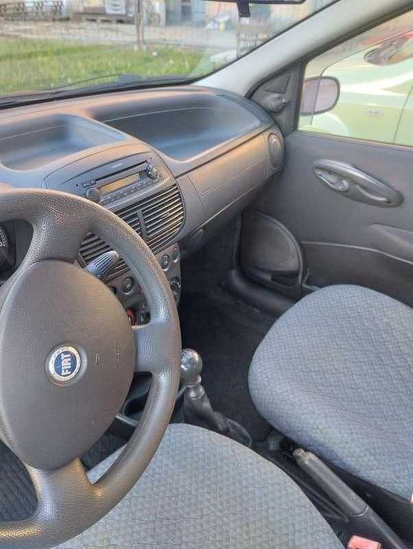 Usata Fiat Punto Active 60 CV (44 kW) 2005 Berlina