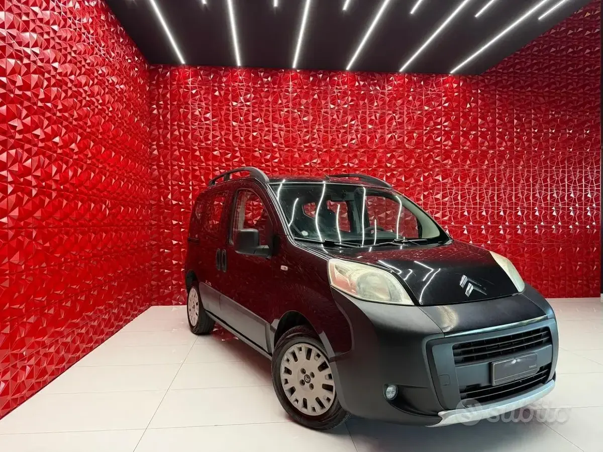 Usata Citroën Nemo SELECTION 75 CV (55 kW) 2012 Nero Monovolume
