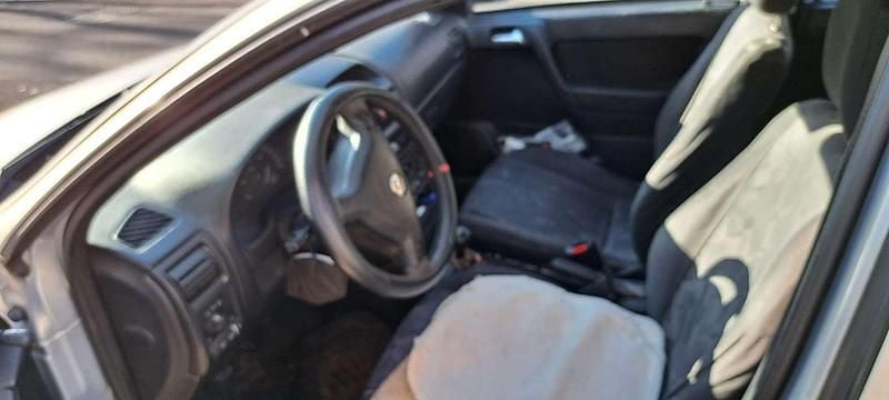 Usata Opel Astra S 101 CV (74 kW) 2001 Argento Station wagon