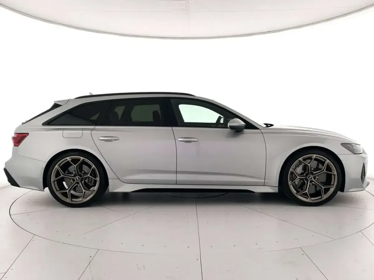 Usata Audi RS6 Performance 630 CV (463 kW) 2025 Argento fioretto metallizzato Station wagon