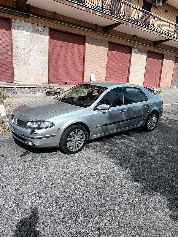 Usata Renault Laguna II 120 CV (88 kW) 2005 Grigio Berlina
