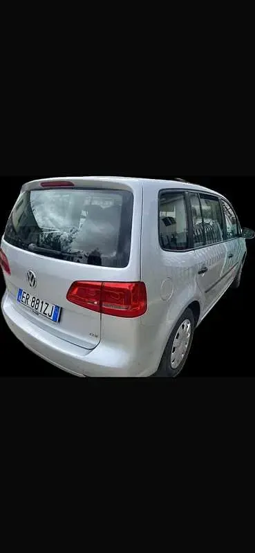 Begagnad VW Touran Comfortline 105 HK (77 kW) 2013 Minibuss
