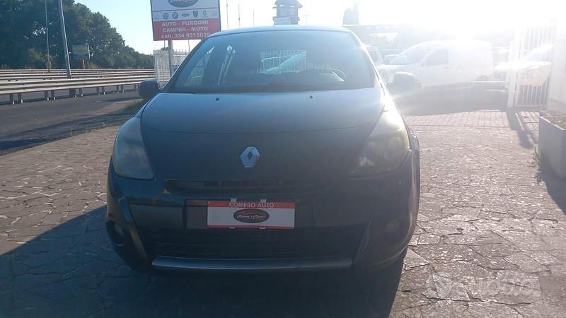 Usata Renault Clio II Dynamique 75 CV (55 kW) 2009 Nero Berlina