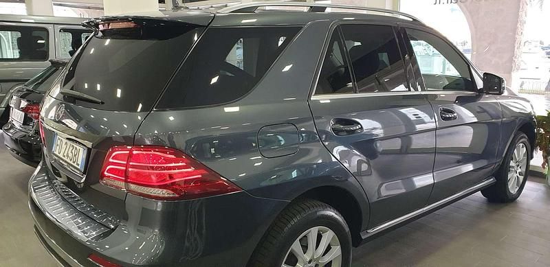 Usata Mercedes GLE250 Premium 204 CV (150 kW) 2016 Blu/azzurro SUV