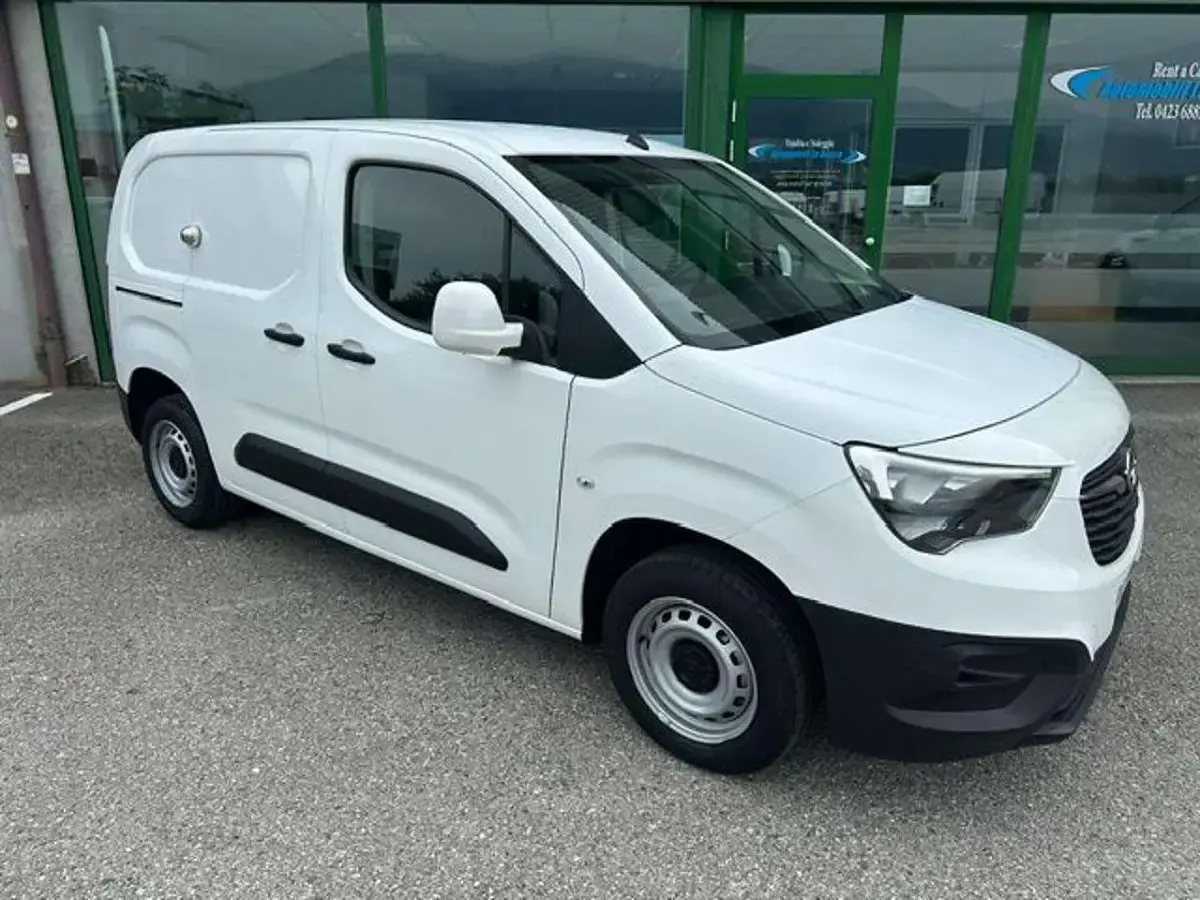Usata Opel Combo Edition 102 CV (75 kW) 2021 Bianco Monovolume