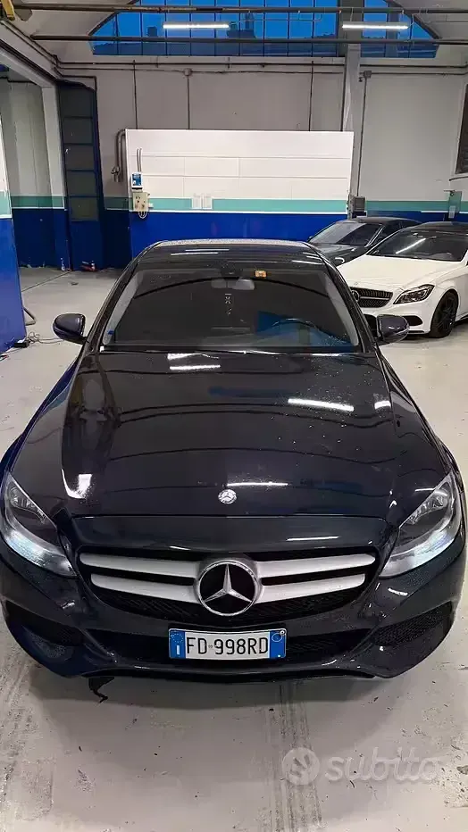 Usata Mercedes C180 Premium 116 CV (85 kW) 2016 Blu Berlina