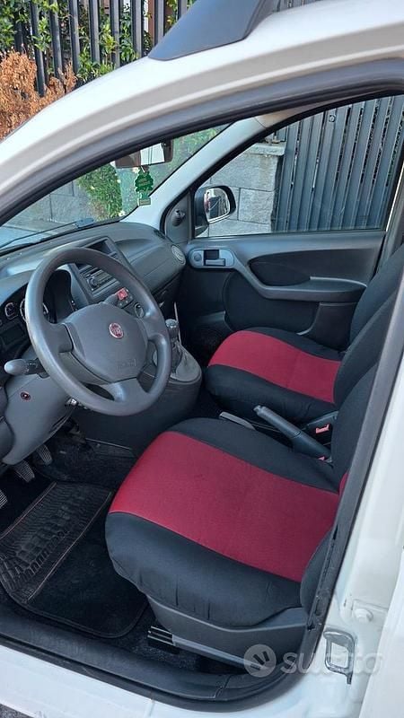 Usata Fiat Panda 4x4 69 CV (50 kW) 2010 Bianco Utilitaria