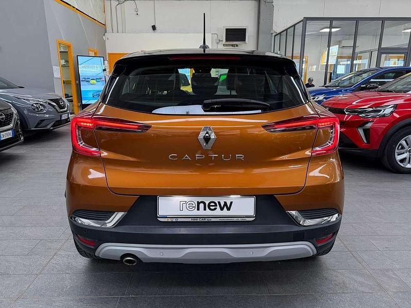 Usata Renault Captur Intens 101 CV (74 kW) 2021 Orange atacama/tetto nero SUV