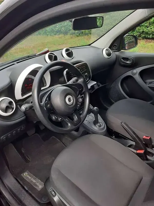 Usata Smart ForFour Electric Drive Passion 41 kW (56 CV) 2017 Argento Utilitaria
