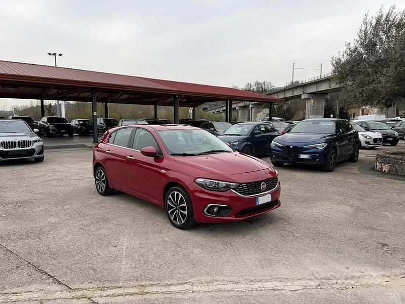 Usata Fiat Tipo Lounge 120 CV (88 kW) 2016 Rosso Berlina
