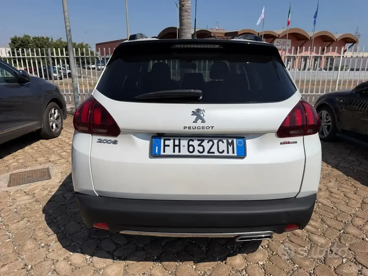 Usata Peugeot 2008 GT-line 99 CV (72 kW) 2017 Bianco SUV