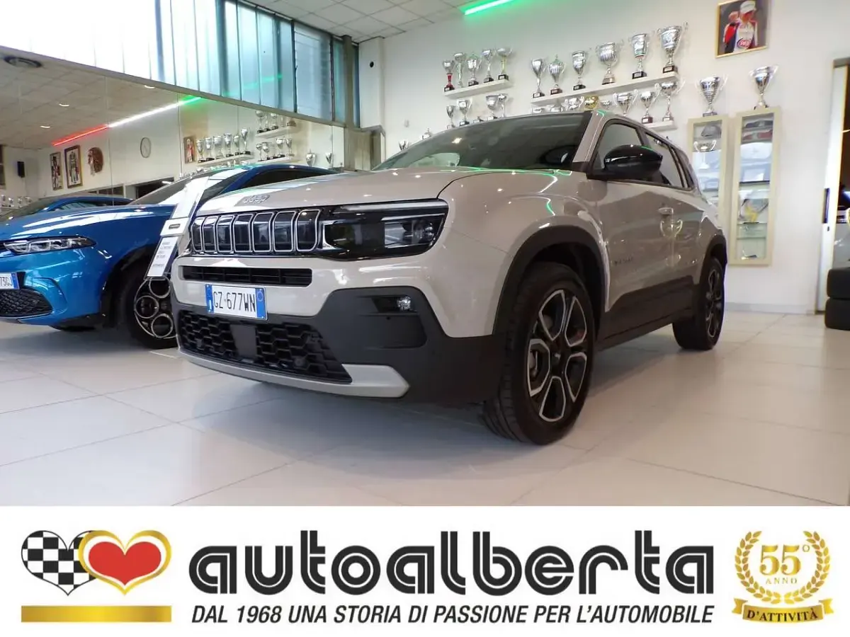 Usata Jeep Avenger EV Summit 114 kW (156 CV) 2025 Grigio stone SUV