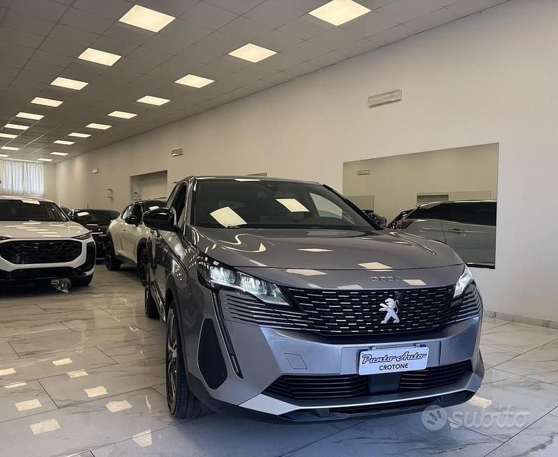 Usata Peugeot 3008 Allure 130 CV (95 kW) 2023 Grigio SUV