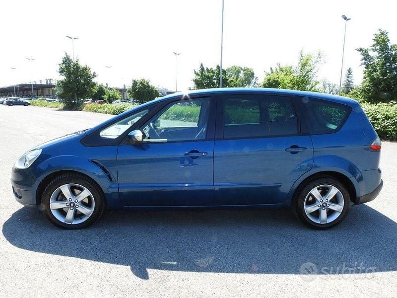 Usata Ford S-MAX Titanium 140 CV (102 kW) 2007 Blu metallizzato Monovolume