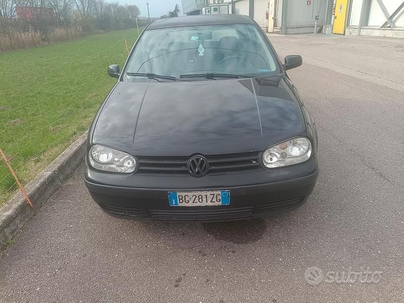 Usata VW Golf III 90 CV (66 kW) 1998 Nero Berlina