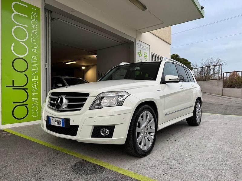 Bianco Usata 2010 Mercedes GLK220 SUV | 10.450 € (Buon prezzo) - Immagine 1/4