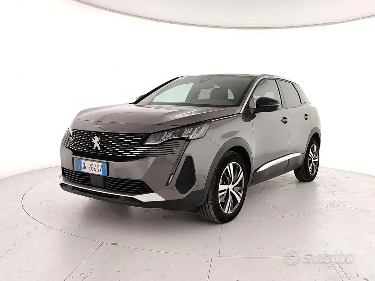 Usata Peugeot 3008 Allure 131 CV (96 kW) 2023 Grigio SUV