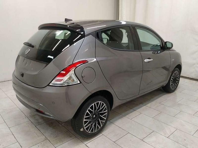 Usata Lancia Ypsilon S 69 CV (50 kW) 2024 Grigio Utilitaria