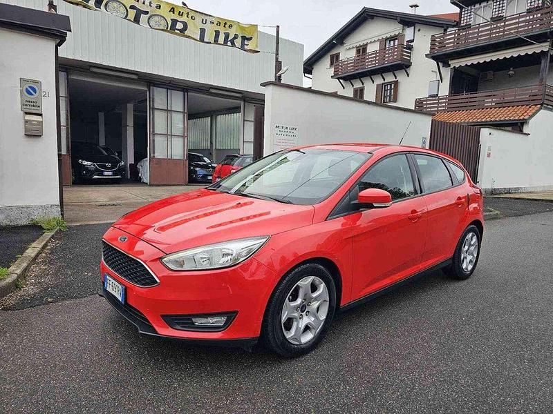 Rosso Usata 2016 Ford Focus Tre volumi | 5900 € (Ottimo prezzo) - Immagine 1/4