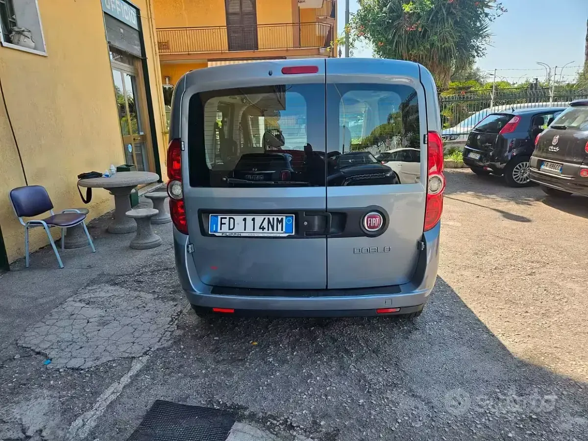 Usata Fiat Doblò 105 CV (77 kW) 2016 Grigio Monovolume