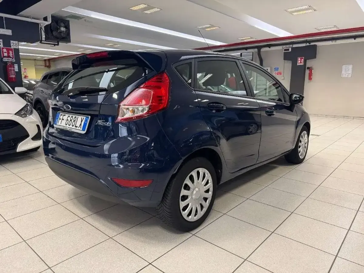 Usata Ford Fiesta 95 CV (69 kW) 2017 Blu notte Utilitaria