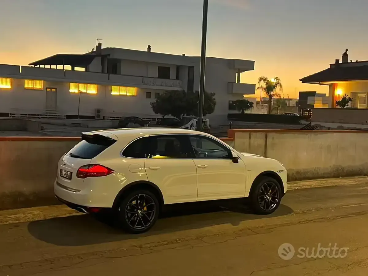 Usata Porsche Cayenne 245 CV (180 kW) 2013 Bianco SUV
