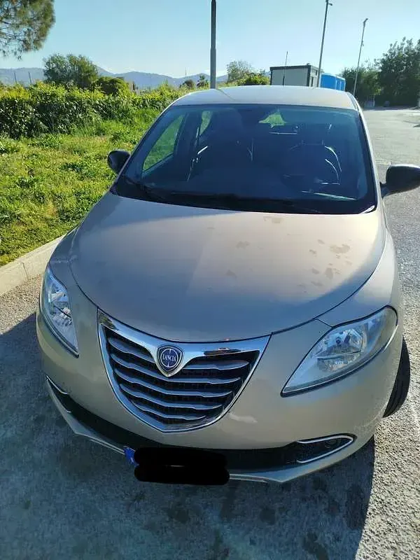 Usata Lancia Ypsilon Gold 95 CV (69 kW) 2011 Utilitaria