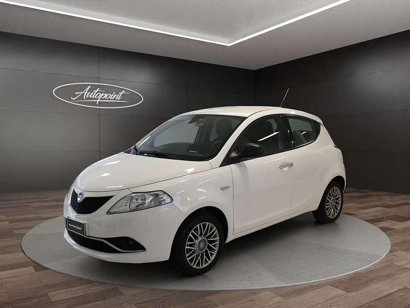 Bianco Usata 2017 Lancia Ypsilon Gold Due volumi | 9490 € (Buon prezzo) - Immagine 1/4