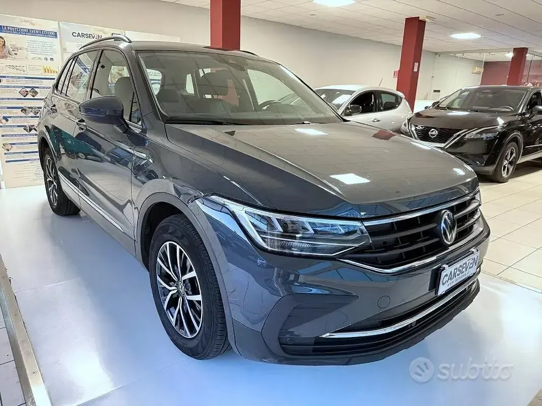 Usata VW Tiguan Life 150 CV (110 kW) 2023 Grigio SUV