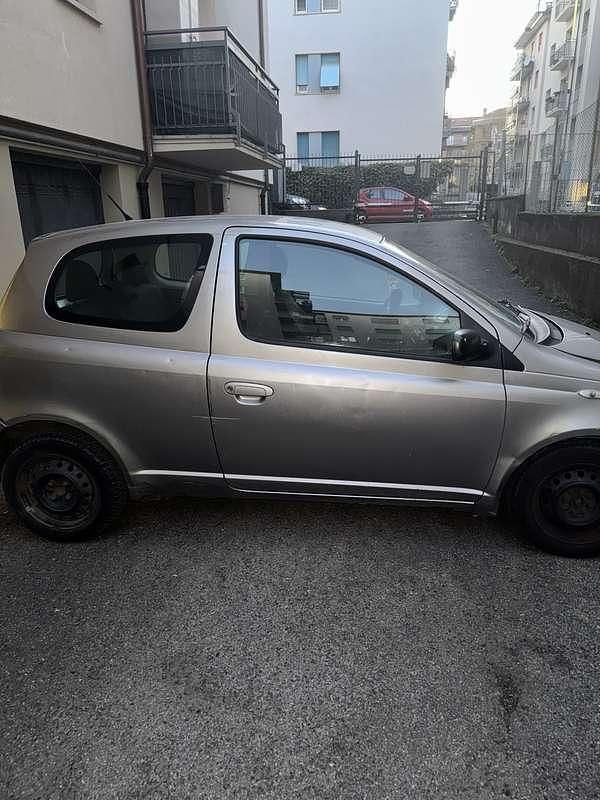 Usata Toyota Yaris 68 CV (50 kW) 2003 Berlina