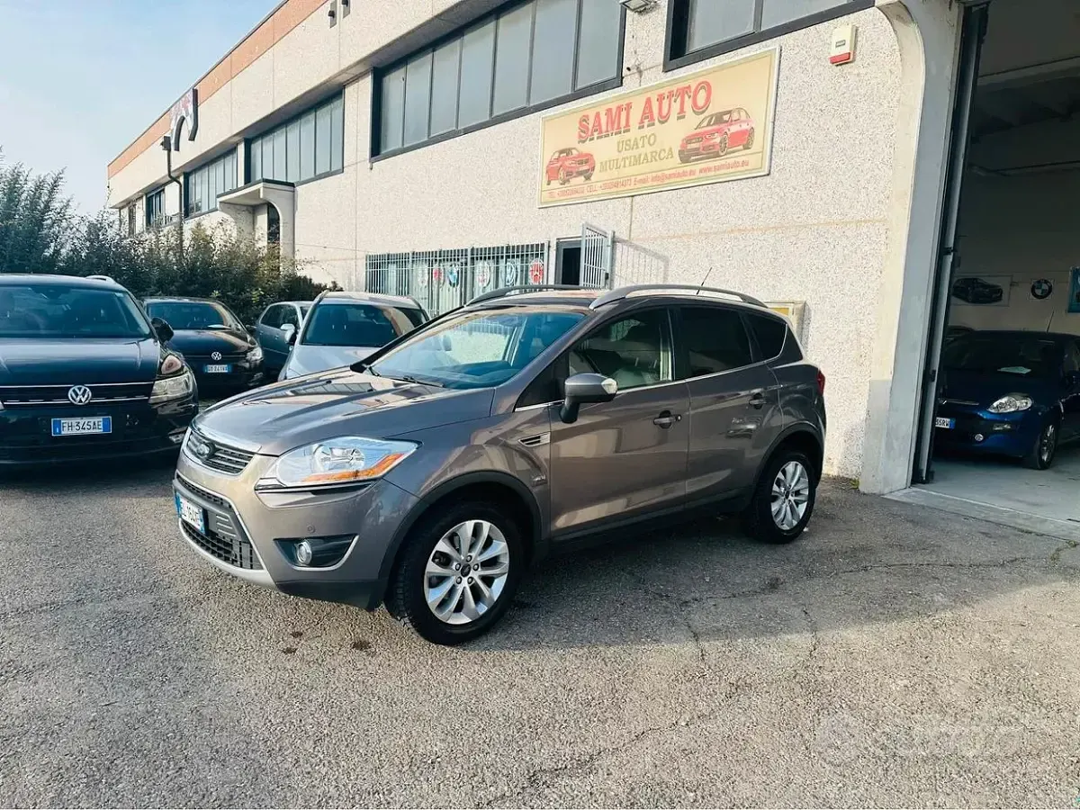 Usata Ford Kuga Individual 163 CV (119 kW) 2012 Giallo SUV