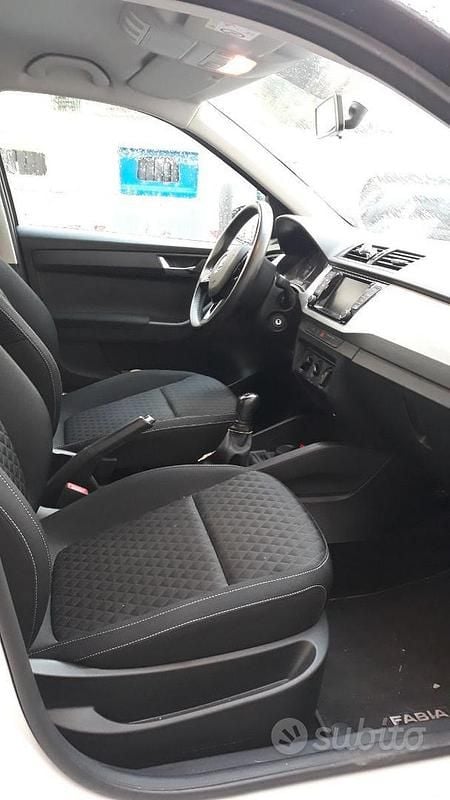 Usata Skoda Fabia 90 CV (66 kW) 2017 Bianco Utilitaria
