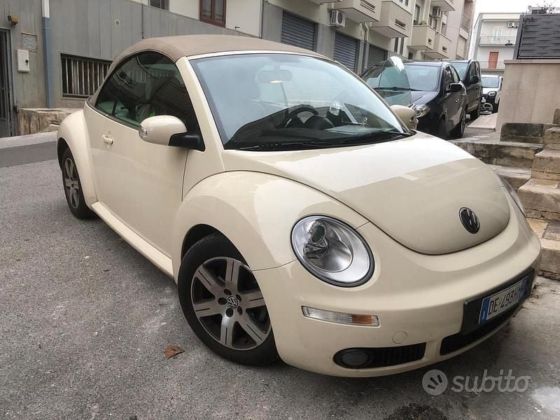 Usata VW New Beetle 105 CV (77 kW) 2006 Utilitaria