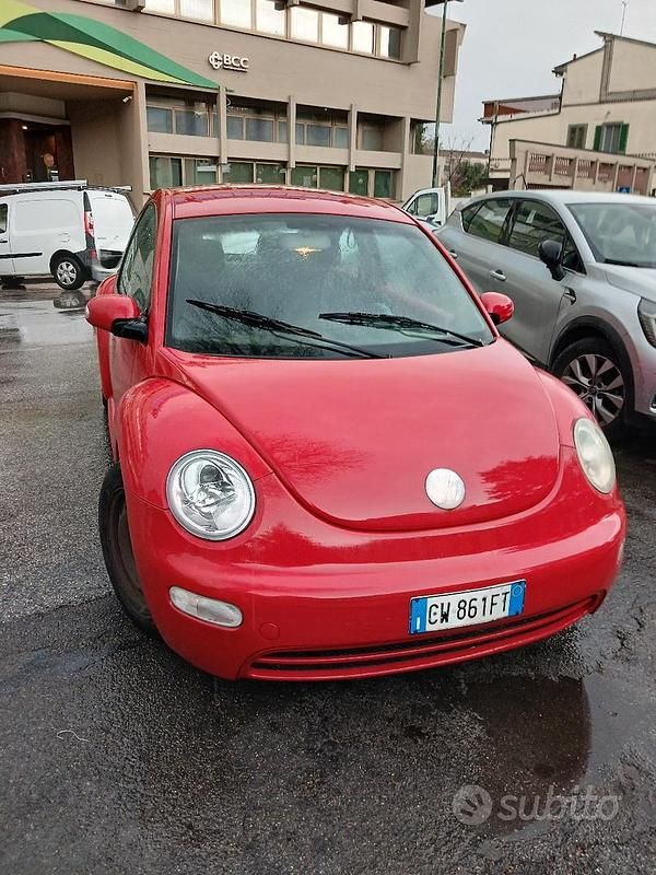 Usata VW New Beetle 2005 Rosso Utilitaria
