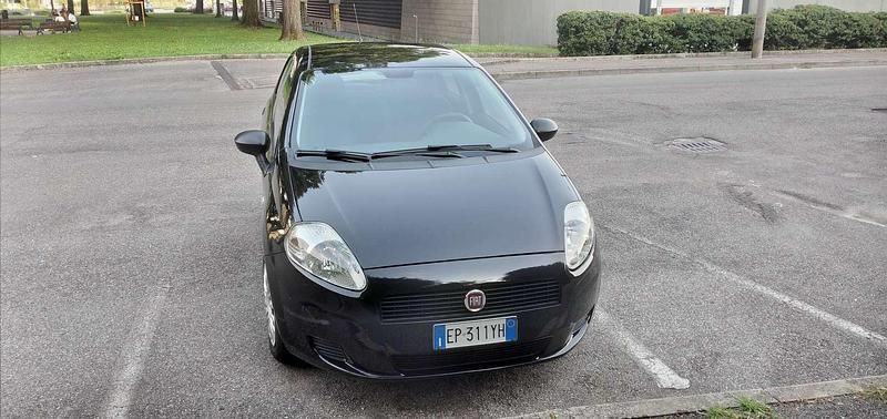 Usata Fiat Punto 75 CV (55 kW) 2013 Nero Berlina