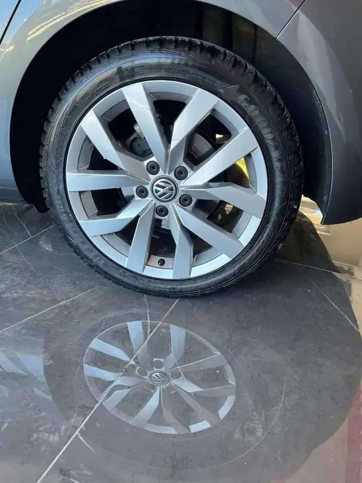 Usata VW Golf VII Highline 116 CV (85 kW) 2017 Grigio Berlina