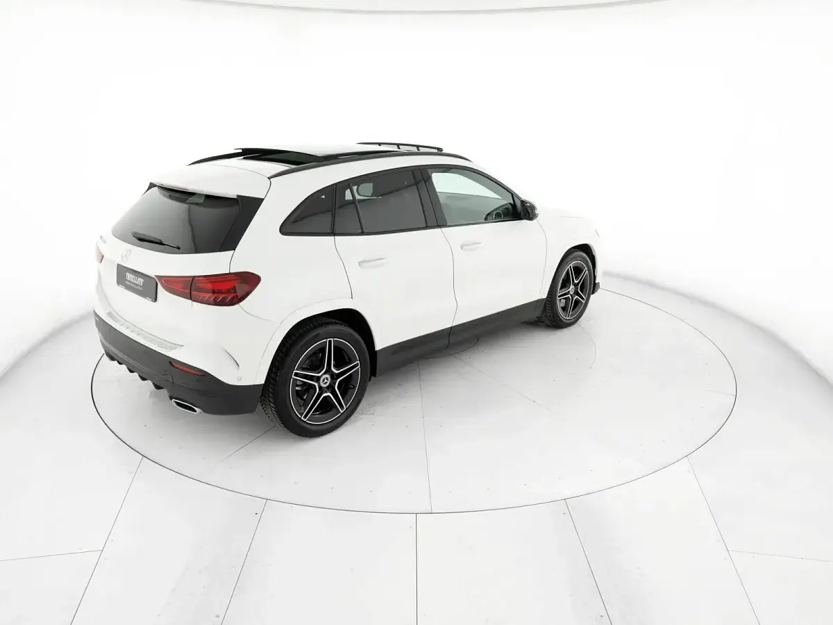Usata Mercedes GLA200 Advanced Plus 150 CV (110 kW) 2023 Bianco SUV