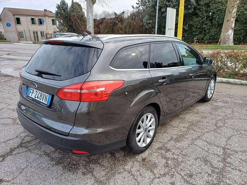 Usata Ford Focus Titanium 120 CV (88 kW) 2018 Grigio Station wagon