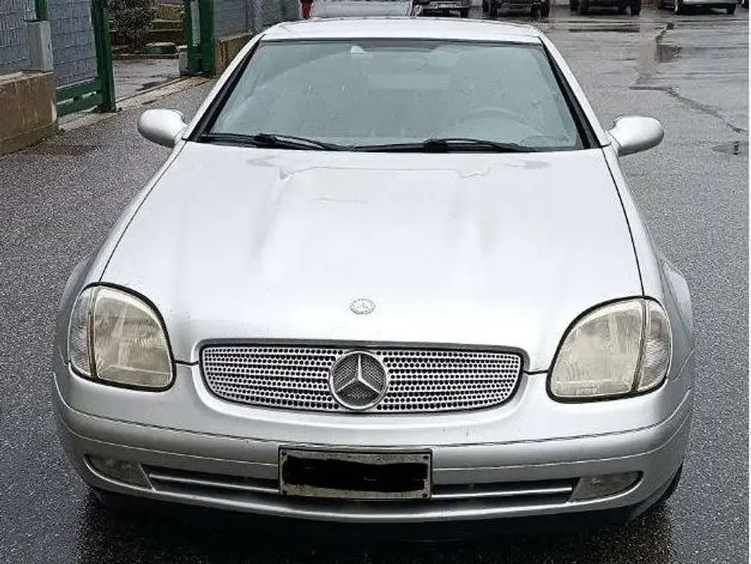 Usata Mercedes SLK200 136 CV (100 kW) 1997 Argento Cabrio
