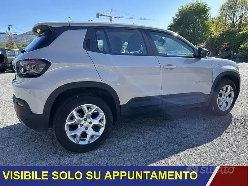 Usata Jeep Avenger Altitude 101 CV (74 kW) 2024 Grigio SUV
