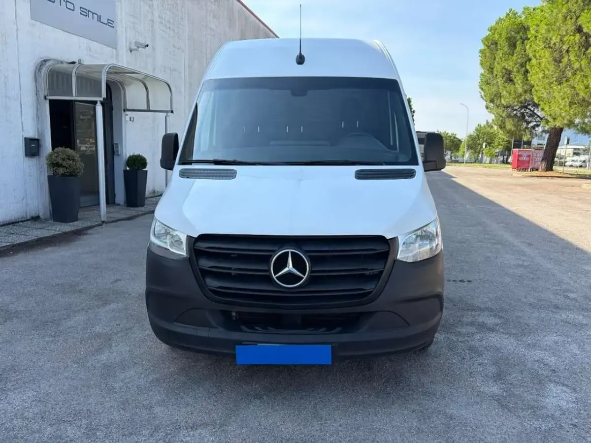 Usata Mercedes Sprinter 114 CV (83 kW) 2023 Bianco Furgone