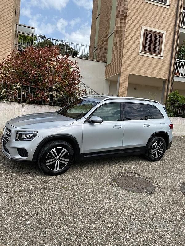 Usata Mercedes GLB180 Executive 136 CV (100 kW) 2020 Grigio SUV