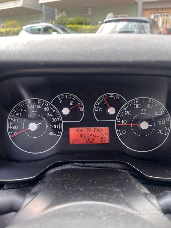 Usata Fiat Grande Punto 75 CV (55 kW) 2007 Utilitaria