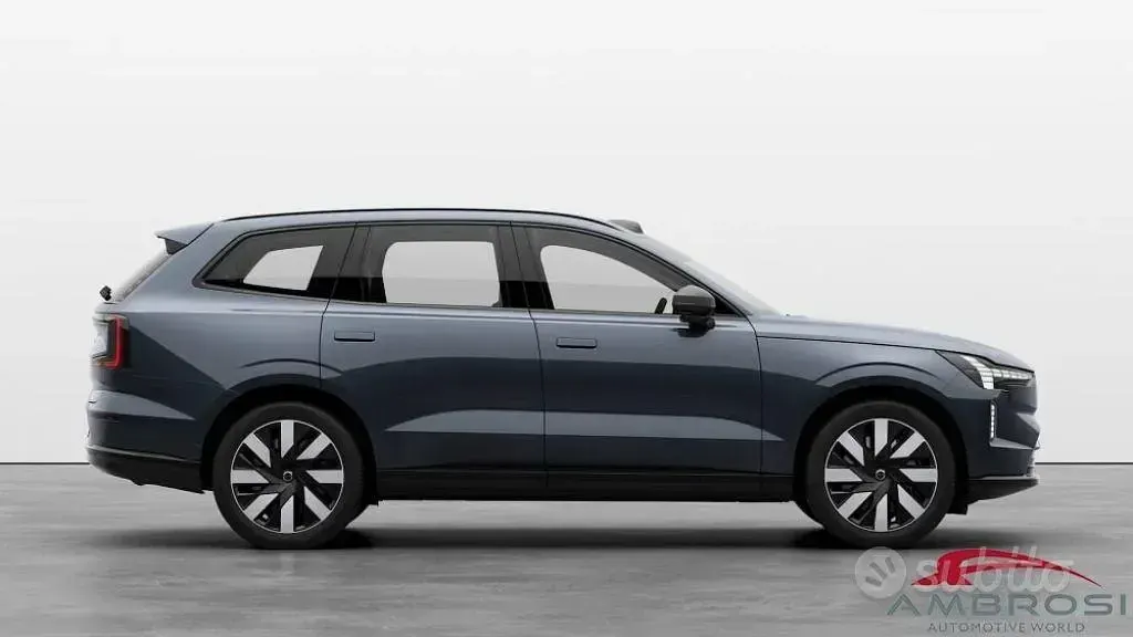 Nuova Volvo EX90 Ultra 178 kW (243 CV) 2026 Blu SUV