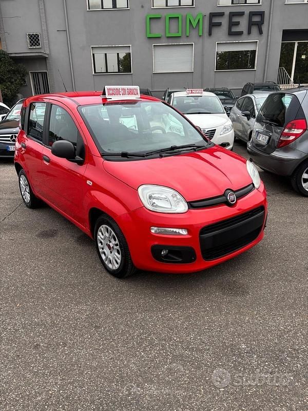 Usata Fiat Panda Easy 95 CV (69 kW) 2019 Rosso Utilitaria