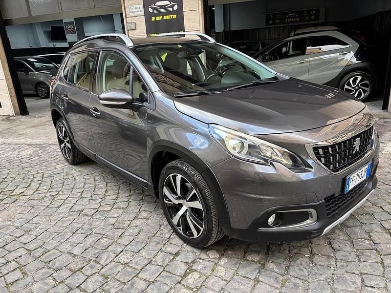 Usata Peugeot 2008 GT-line 110 CV (80 kW) 2016 Grigio SUV